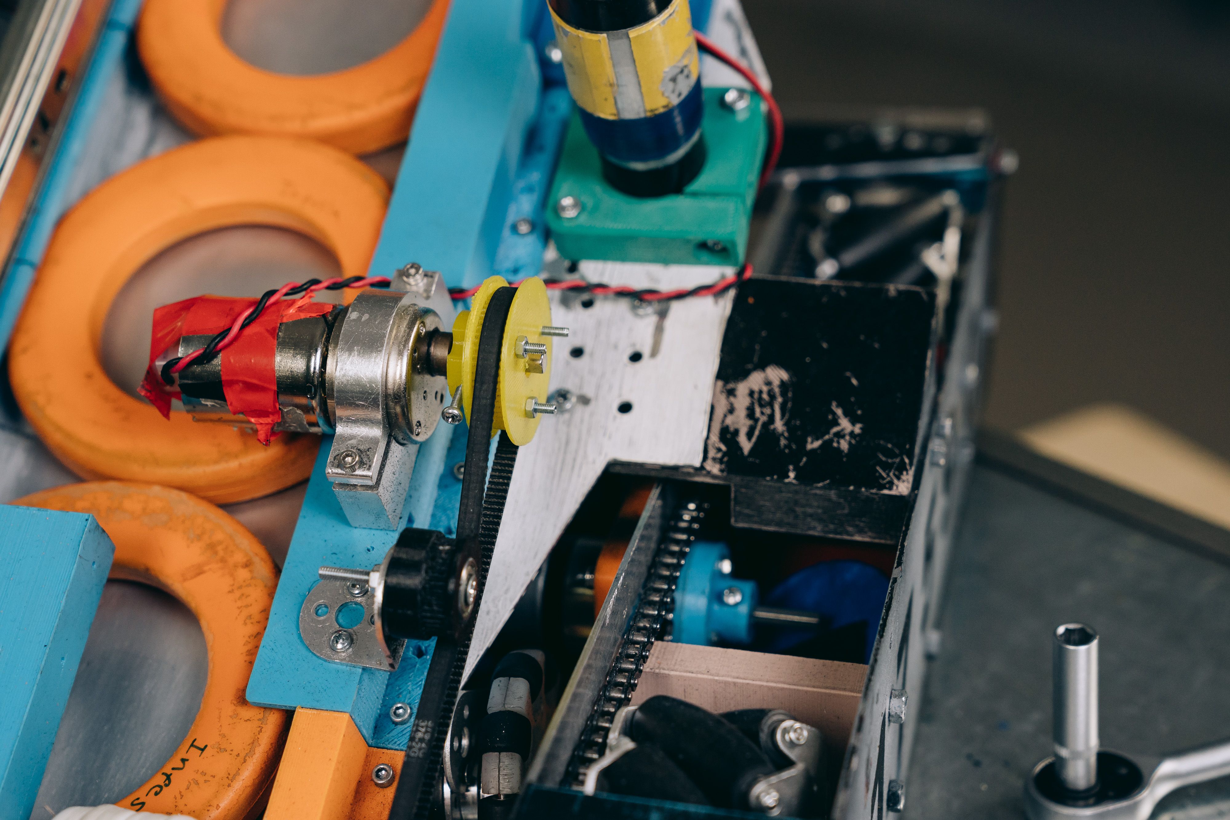Close-up of industrial machine components used to illustrate rotary shaft sealing in pumps and gearboxes